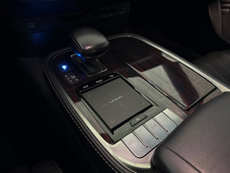 Used 2018 Lexus LS 500 w/ Luxury Package RWD image 27