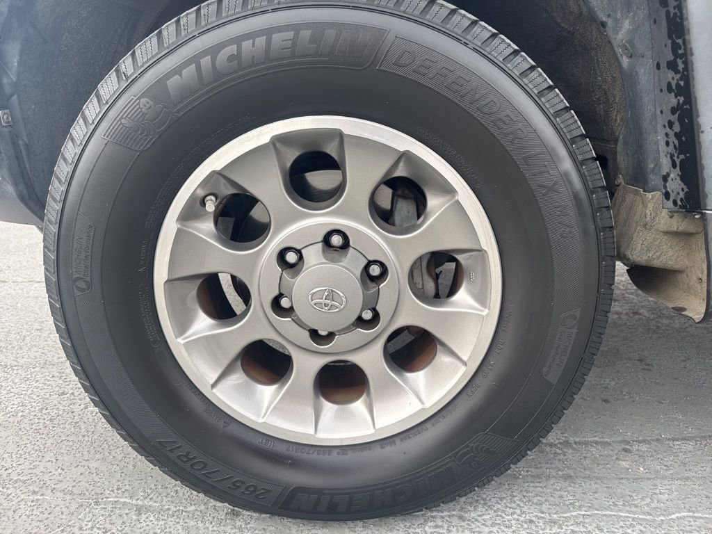 Used 2012 Toyota FJ Cruiser 4WD w/ Upgrade Pkg image 7