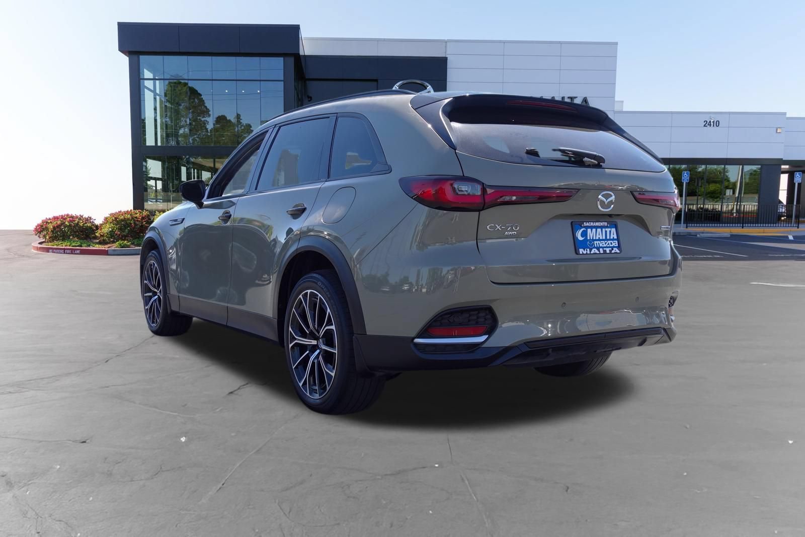 Certified 2025 MAZDA CX-70 Plug-In Hybrid w/ Premium Plus AWD/4WD image 7
