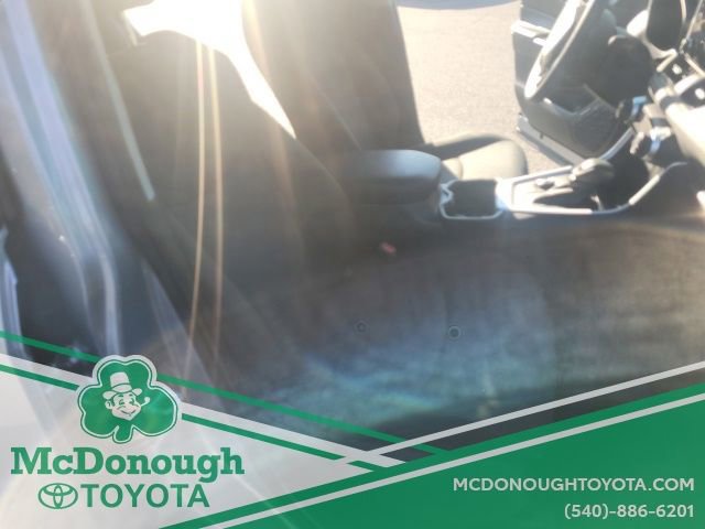 Used 2025 Toyota RAV4 XLE AWD/4WD image 16
