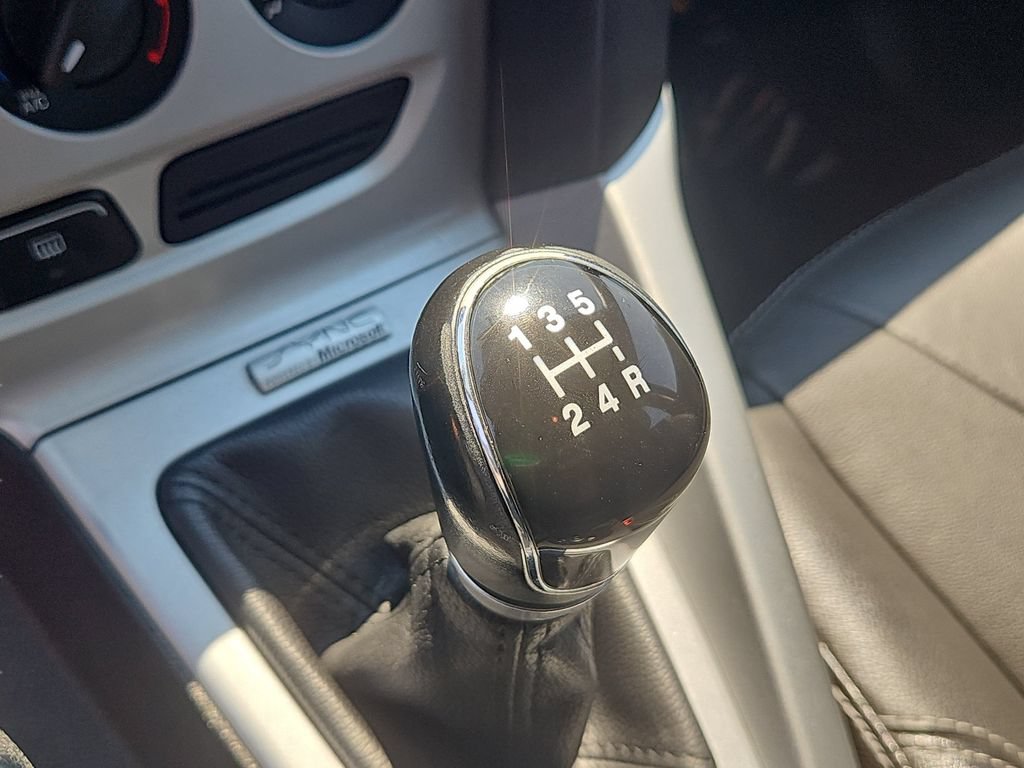 Used 2014 Ford Focus SE w/ Equipment Group 201A FWD image 23