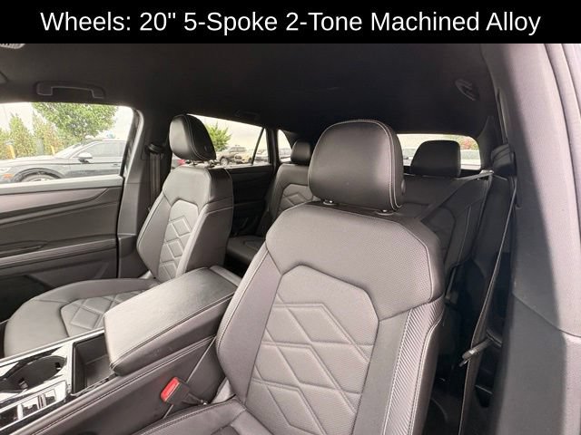 Used 2024 Volkswagen Atlas Cross Sport SE FWD image 12