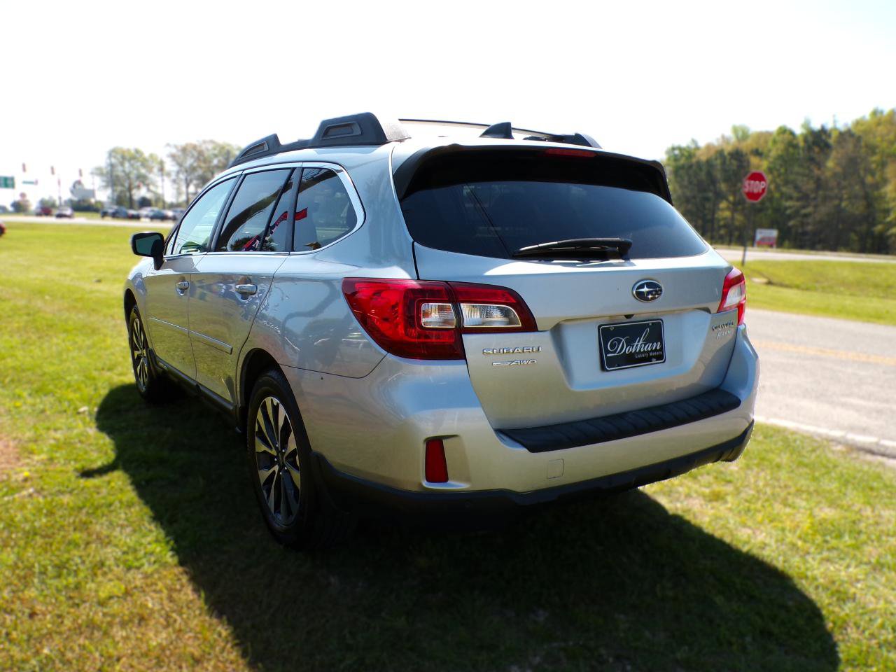 Used 2017 Subaru Outback 2.5i Limited image 5