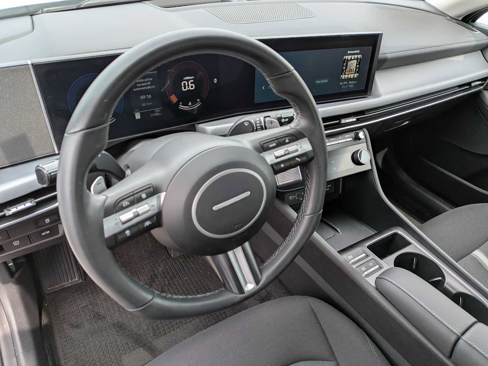 Used 2026 Hyundai Sonata SEL FWD image 13