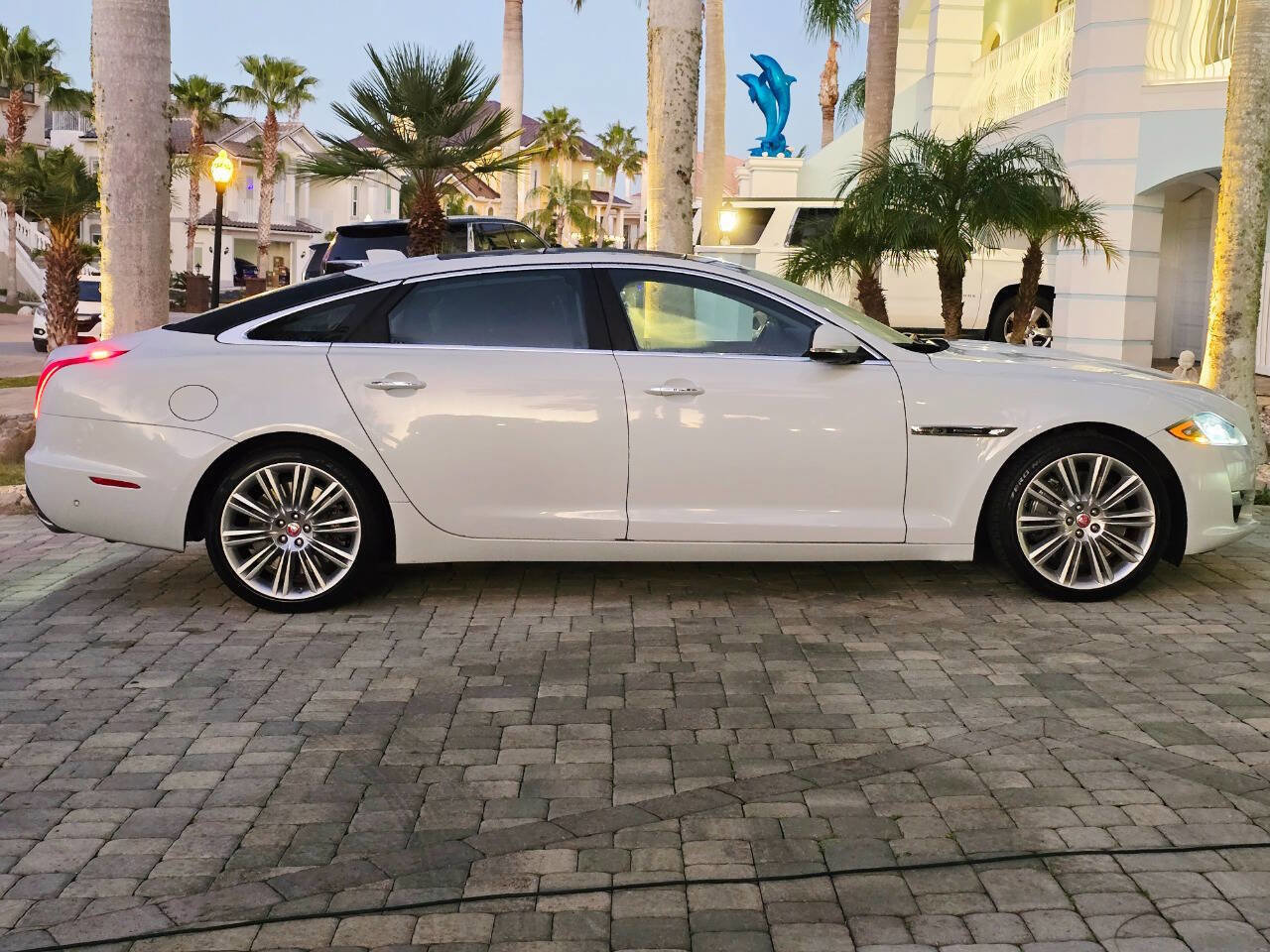 Used 2019 Jaguar XJ L Supercharged image 39