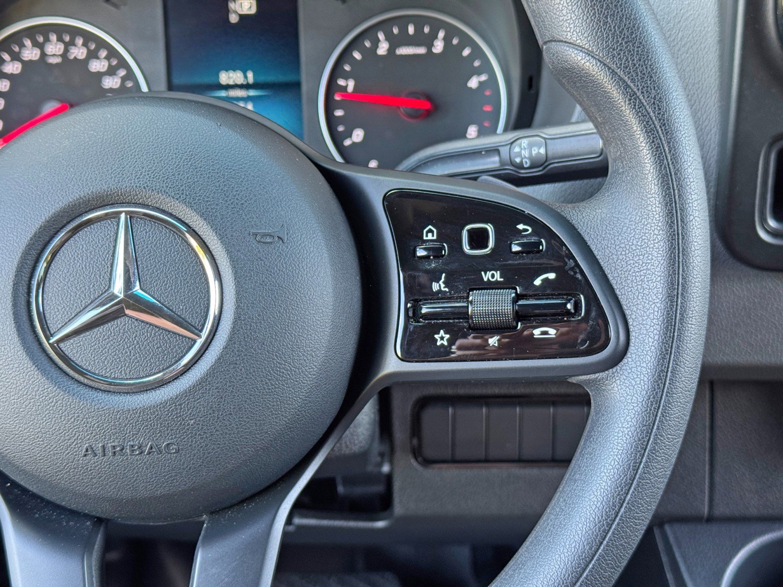 Used 2024 Mercedes-Benz Sprinter 2500 image 21