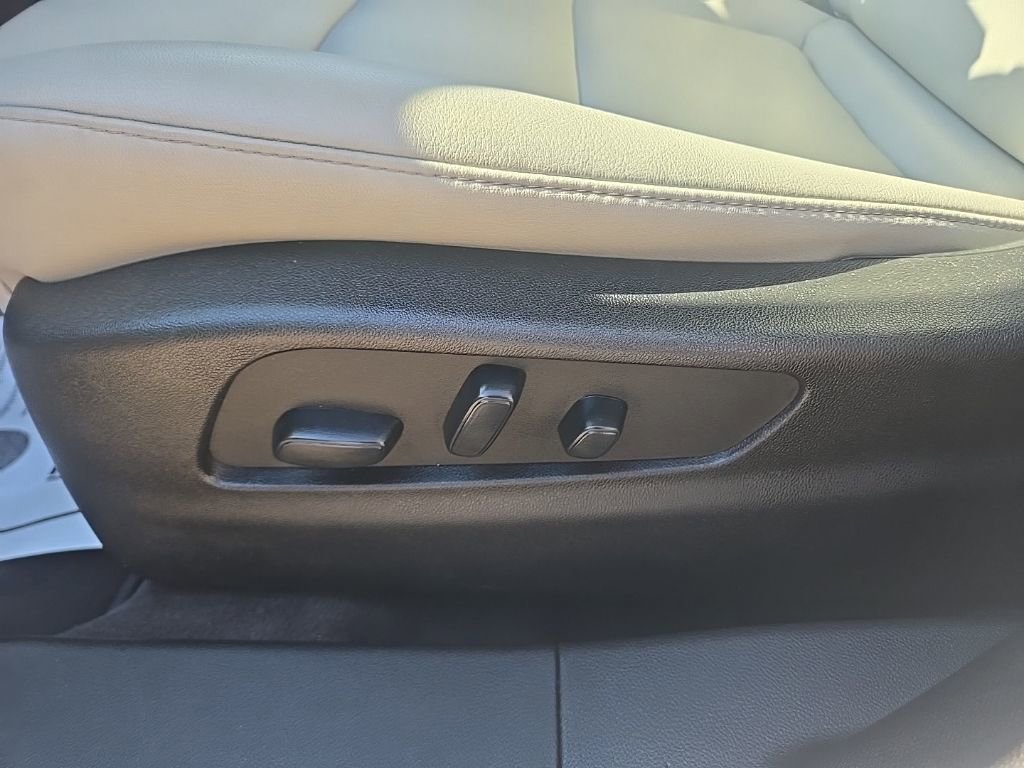 Used 2022 Cadillac XT4 Luxury image 10