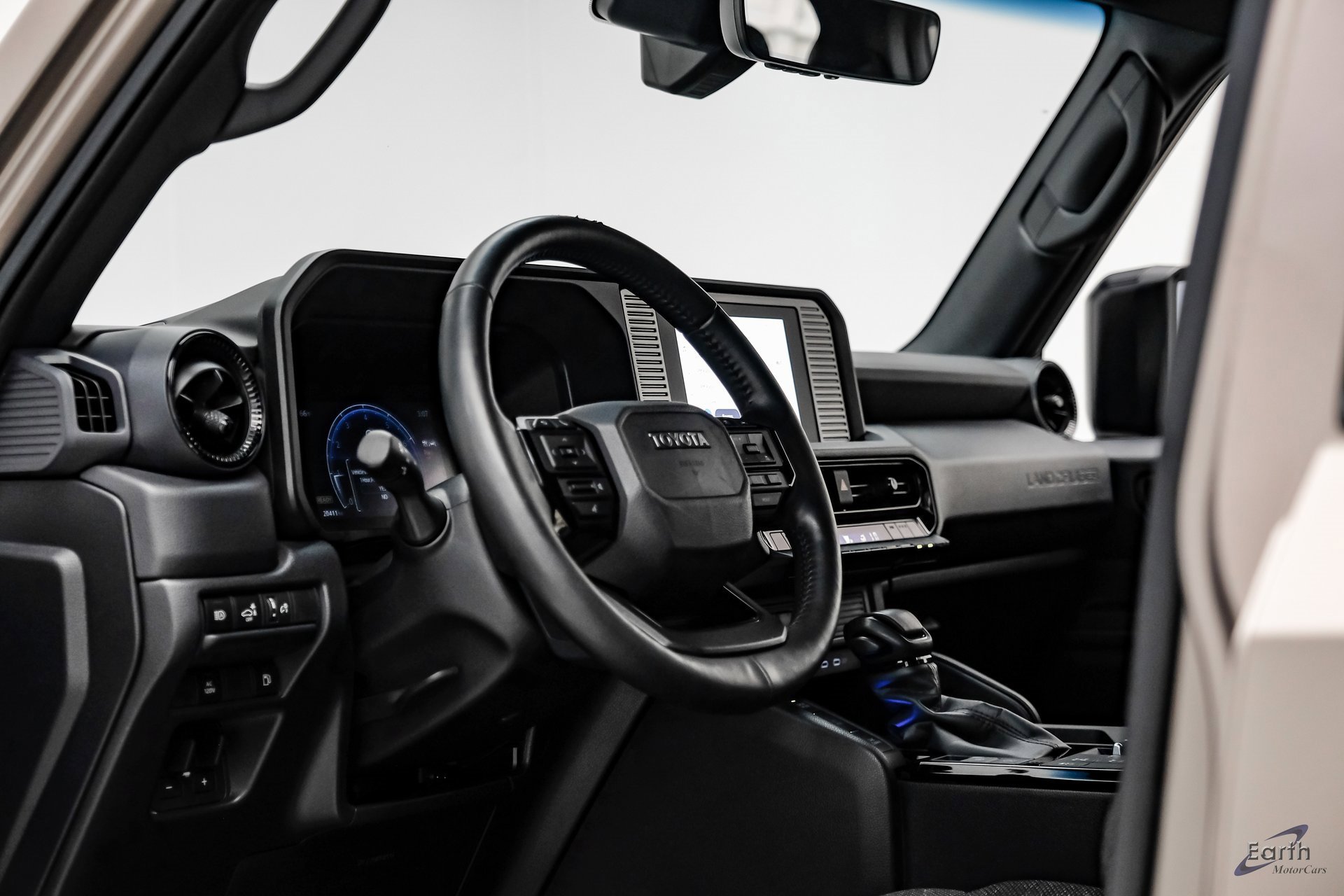 Used 2024 Toyota Land Cruiser image 40