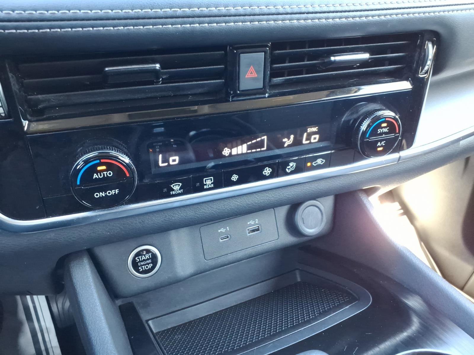 Certified 2023 Nissan Rogue SV image 29