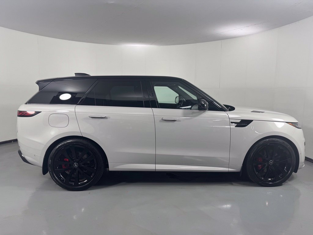 Used 2025 Land Rover Range Rover Sport Dynamic SE AWD/4WD image 4