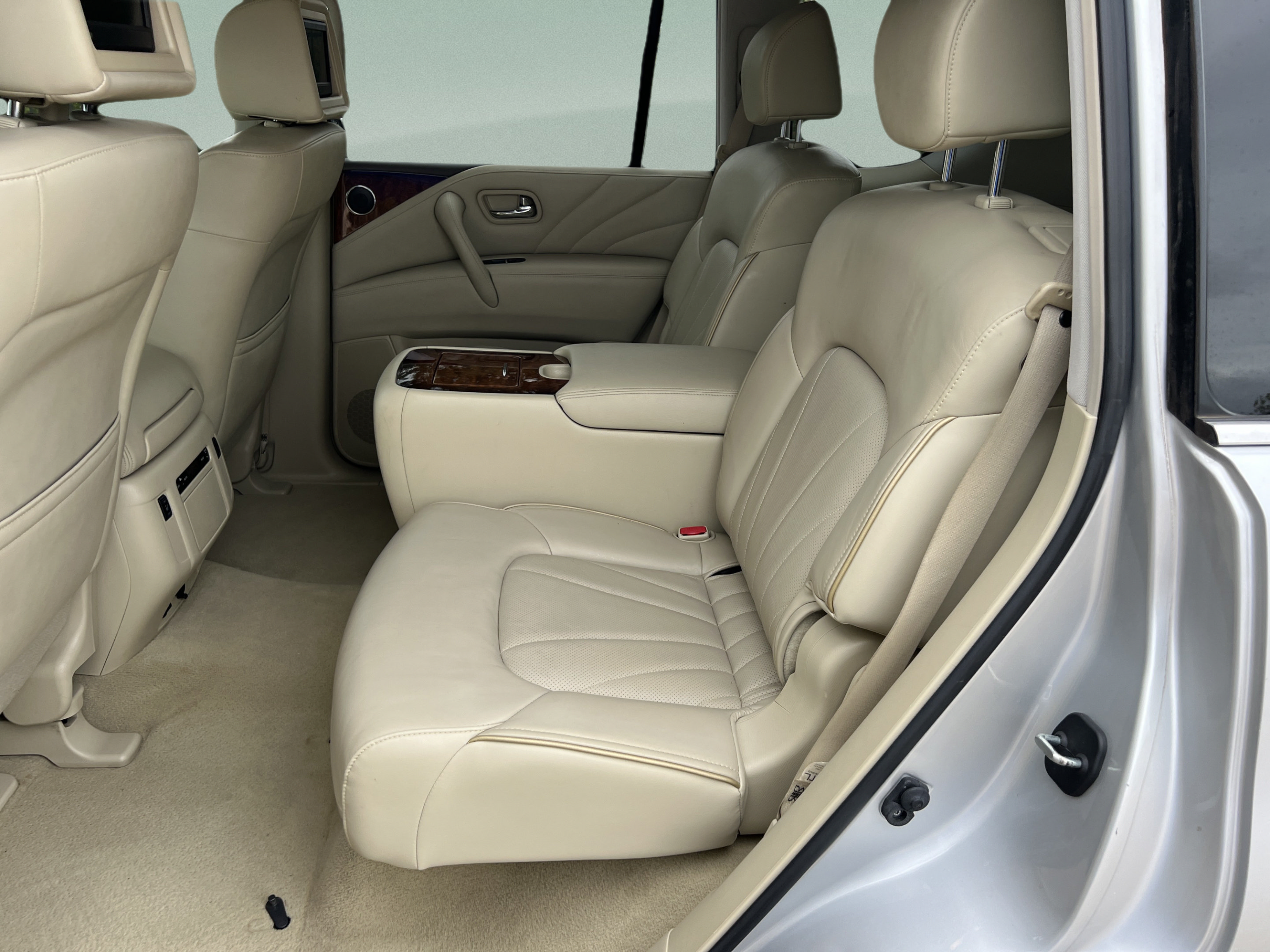 Used 2015 INFINITI QX80 2WD w/ Deluxe Technology Package image 25