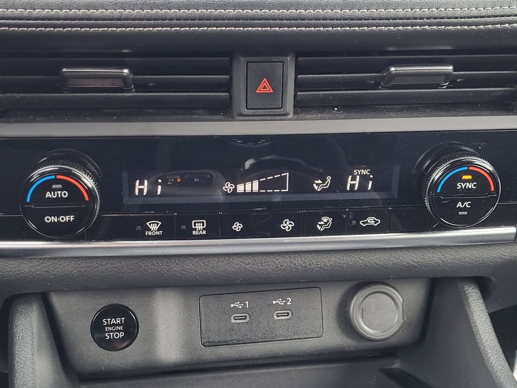 Used 2024 Nissan Rogue SV image 9