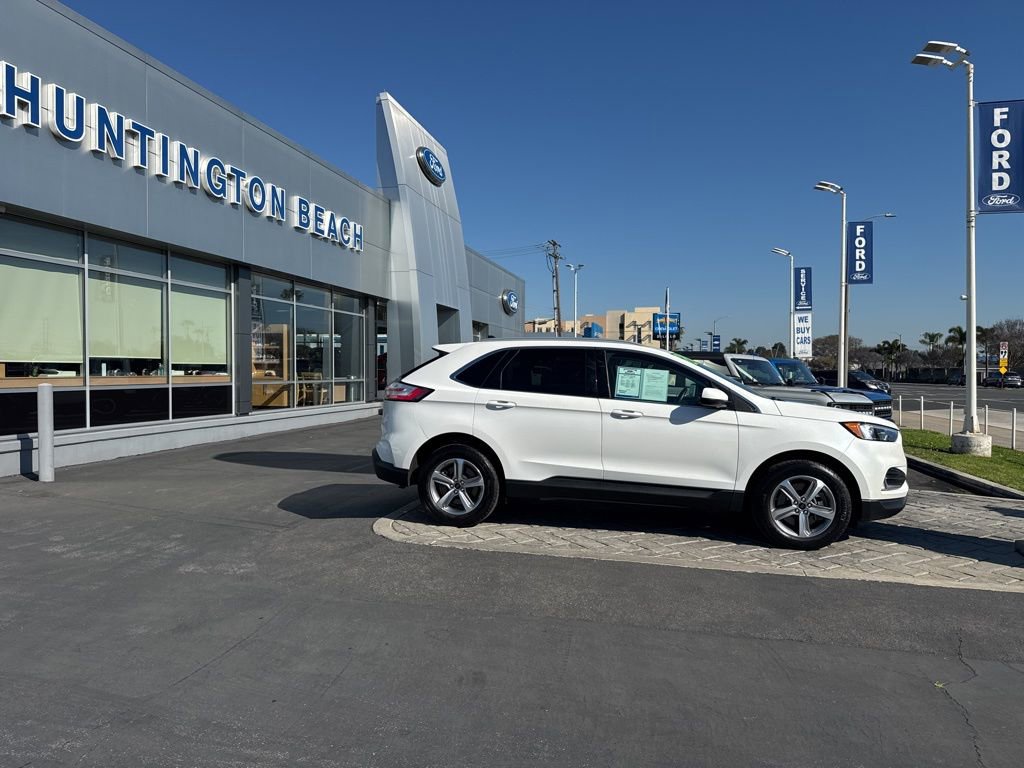 Used 2024 Ford Edge SEL w/ Convenience Package image 3