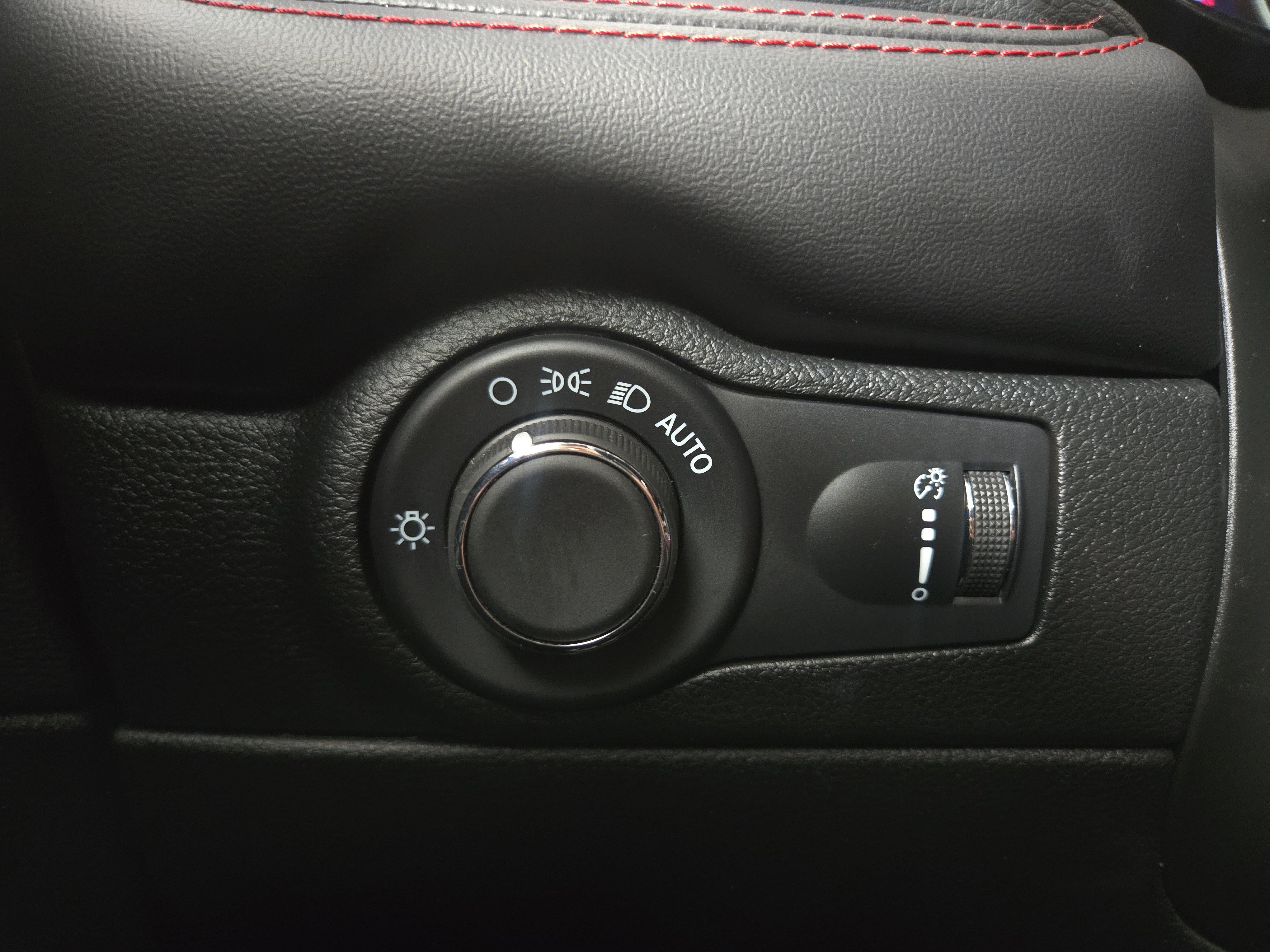 Used 2023 Dodge Durango GT AWD/4WD image 25