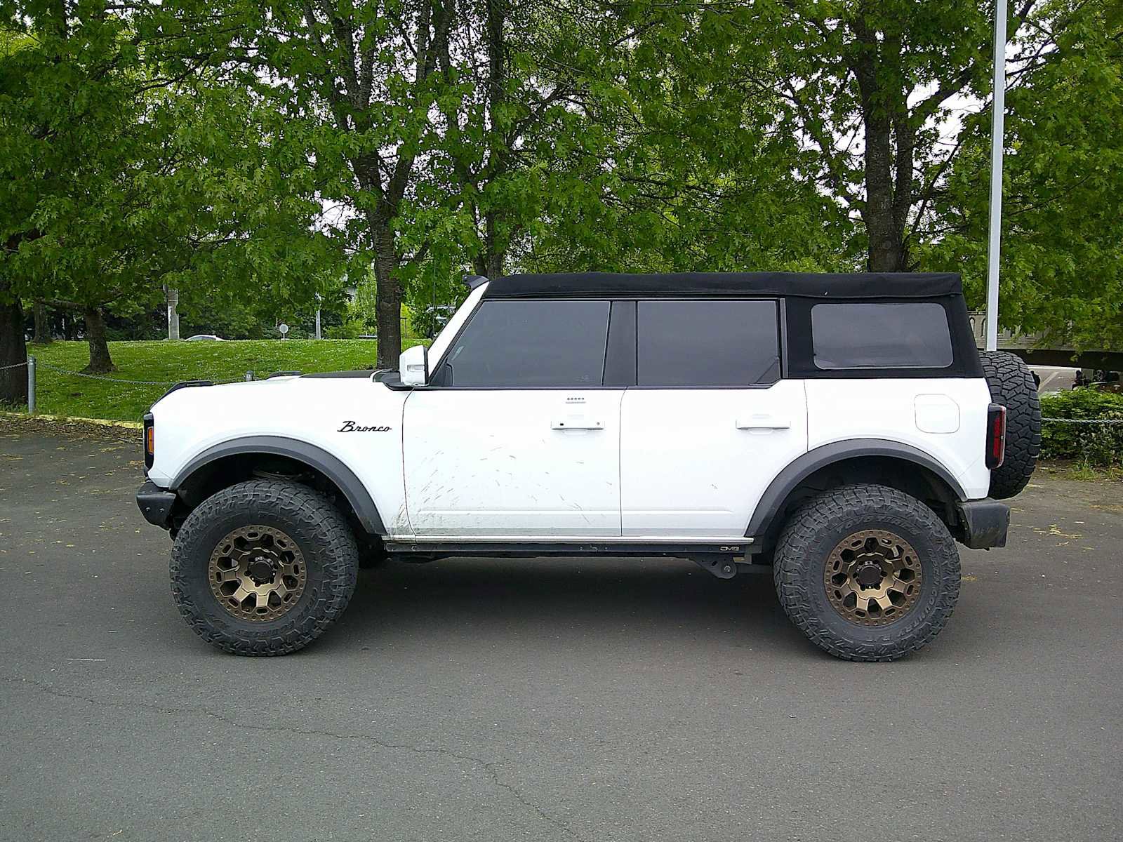 Used 2022 Ford Bronco Outer Banks w/ Sasquatch Package AWD/4WD image 2