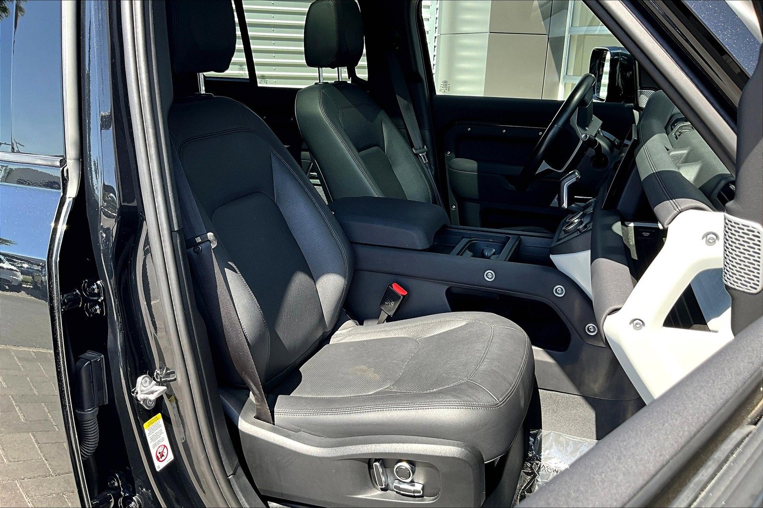 Used 2023 Land Rover Defender 130 S image 7