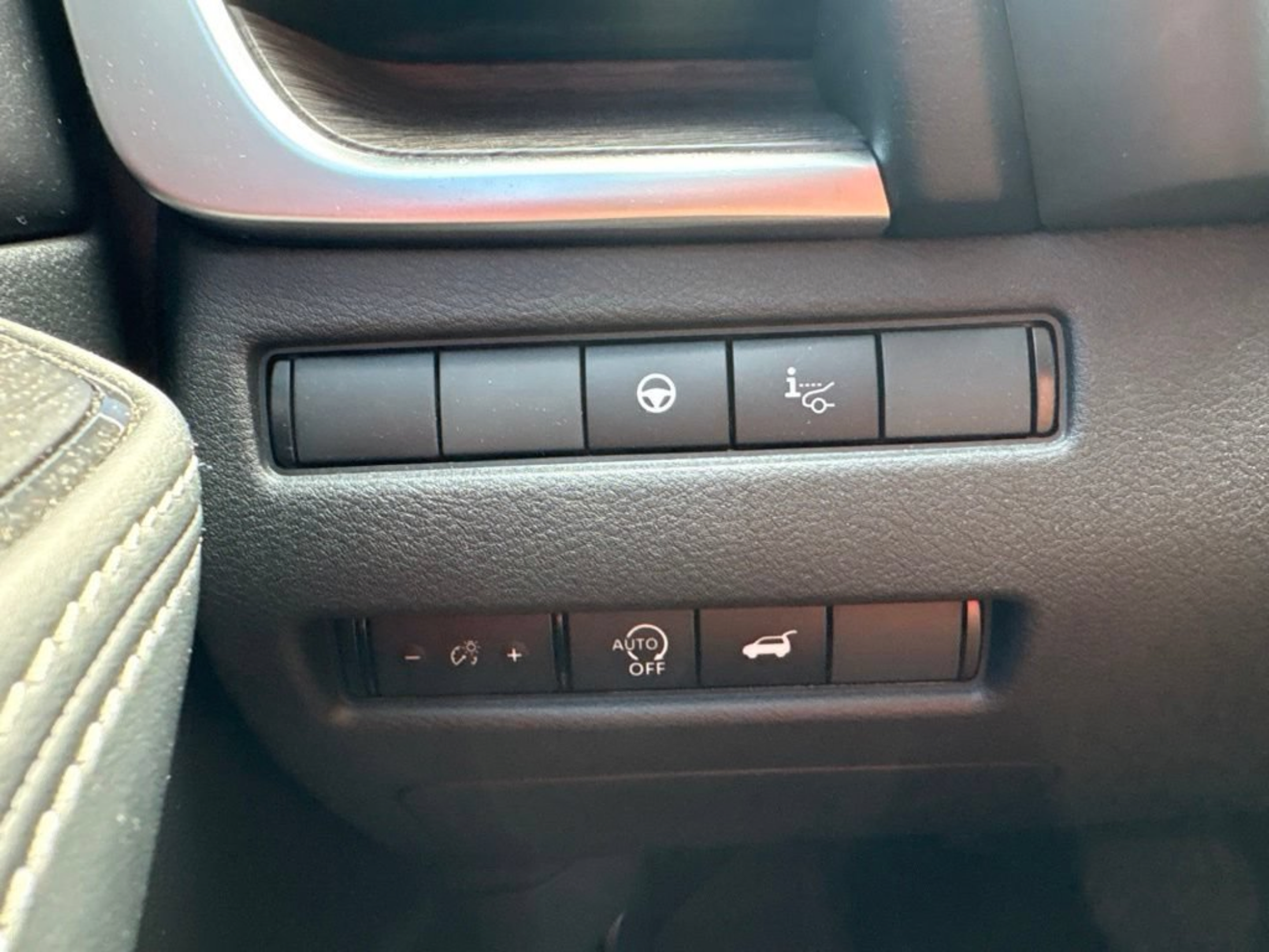 Used 2025 Nissan Rogue Platinum w/ Platinum Premium Package FWD image 14