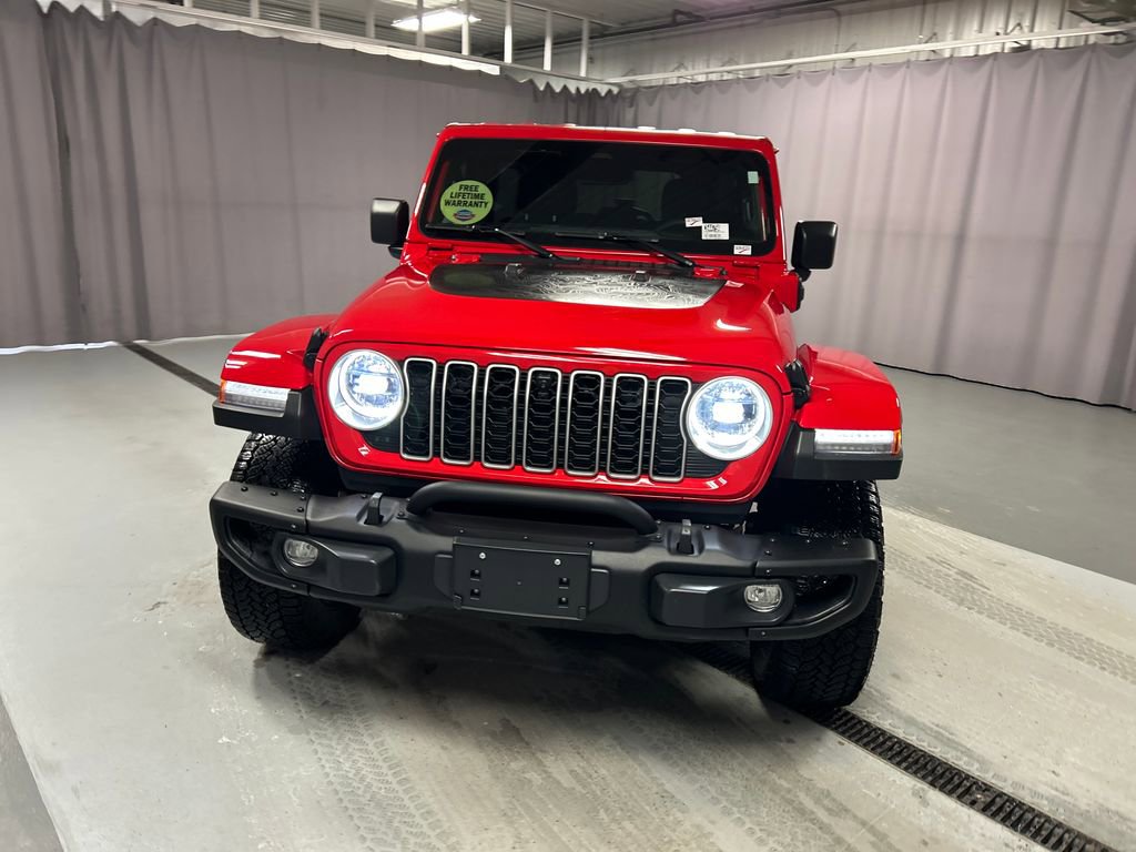 Used 2025 Jeep Wrangler Unlimited Sahara AWD/4WD image 2