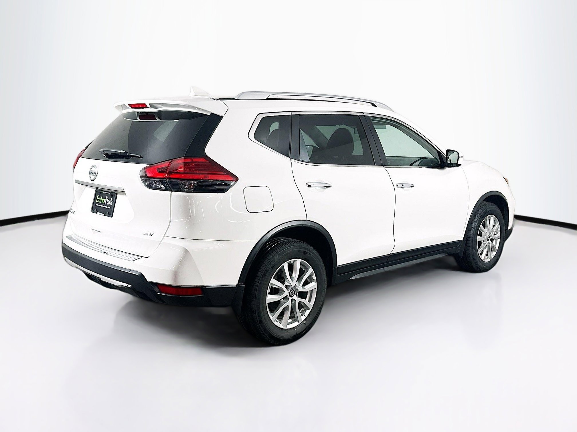 Used 2017 Nissan Rogue SV FWD image 9