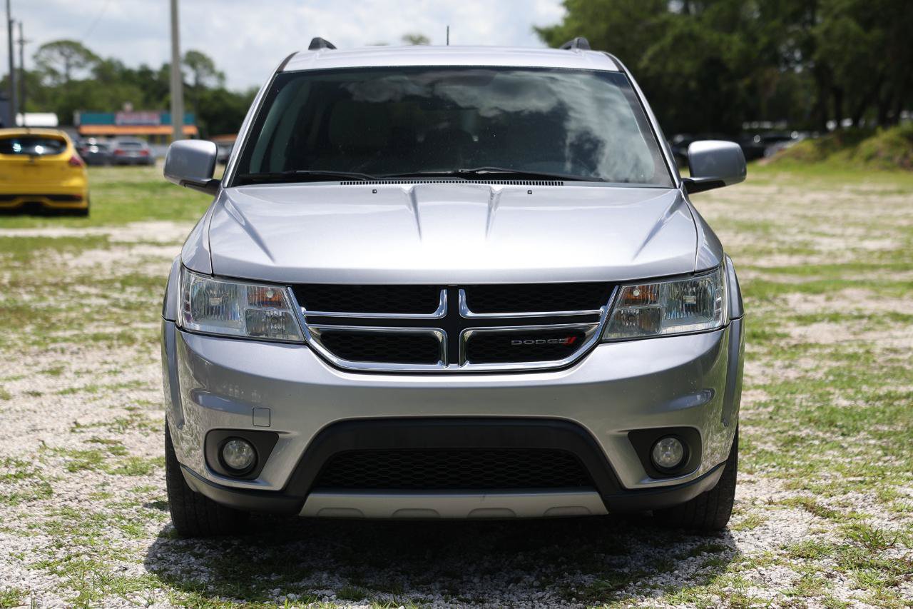 Used 2017 Dodge Journey SXT w/ Comfort/Convenience Group FWD image 19