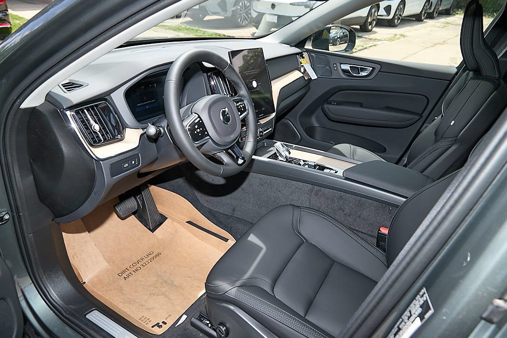New 2026 Volvo XC60 T8 Plus w/ Protection Package Premier AWD/4WD image 12