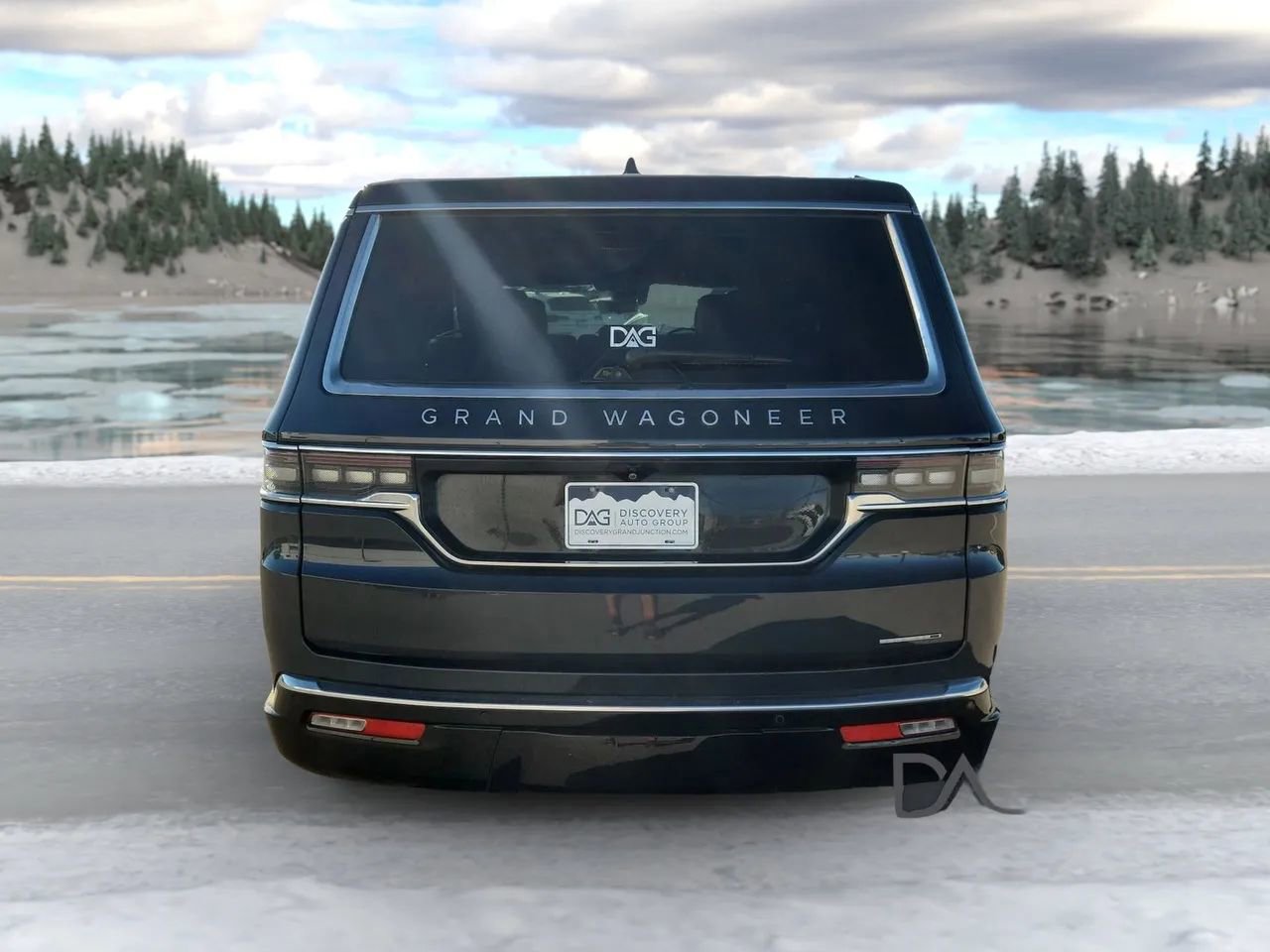 Used 2024 Jeep Grand Wagoneer L Series III image 6