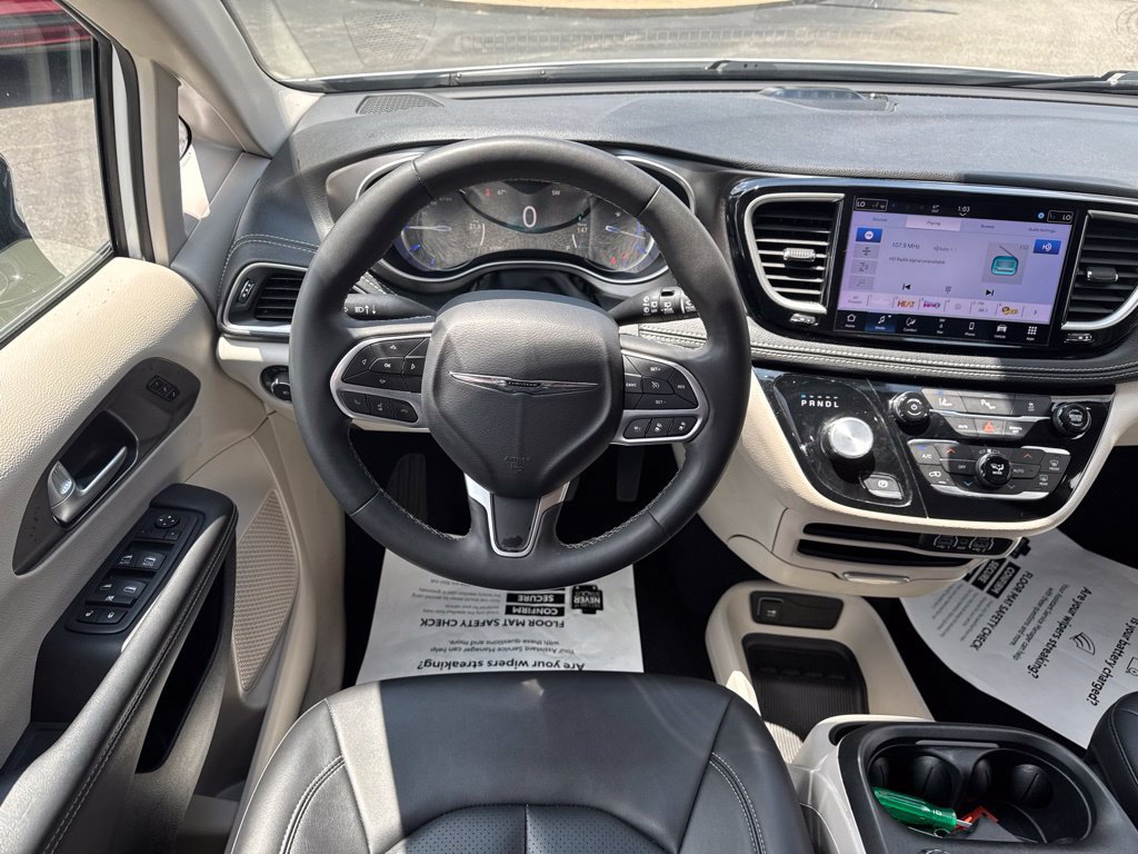 Used 2024 Chrysler Pacifica Limited FWD image 26