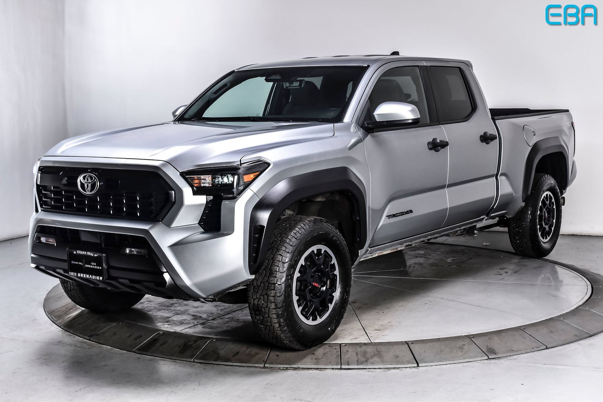 Used 2024 Toyota Tacoma TRD Off-Road AWD/4WD image 2