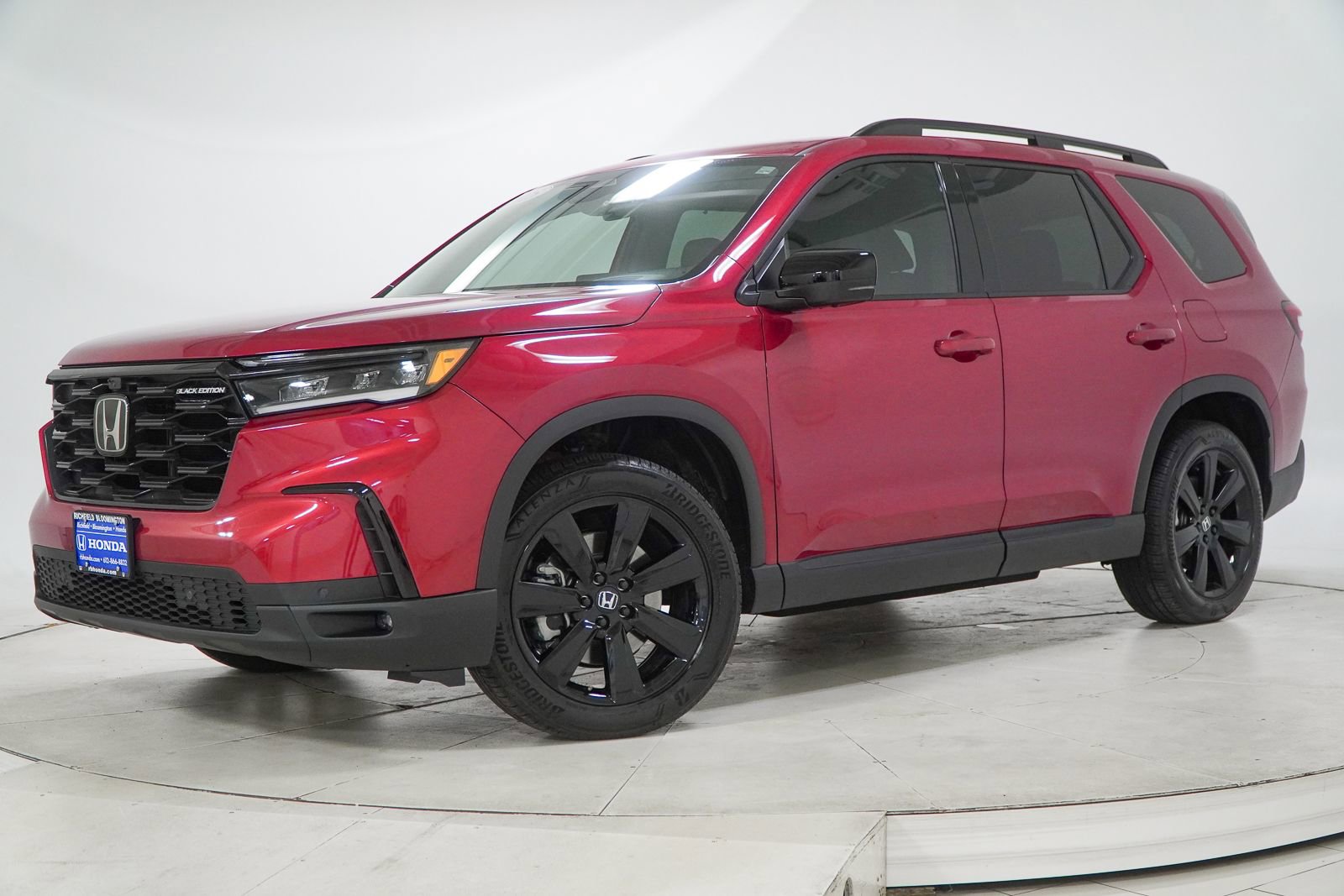 Certified 2025 Honda Pilot Black Edition image 1