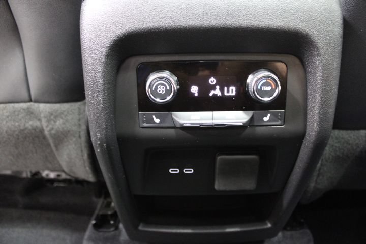Used 2025 Chevrolet Traverse RS AWD/4WD image 24