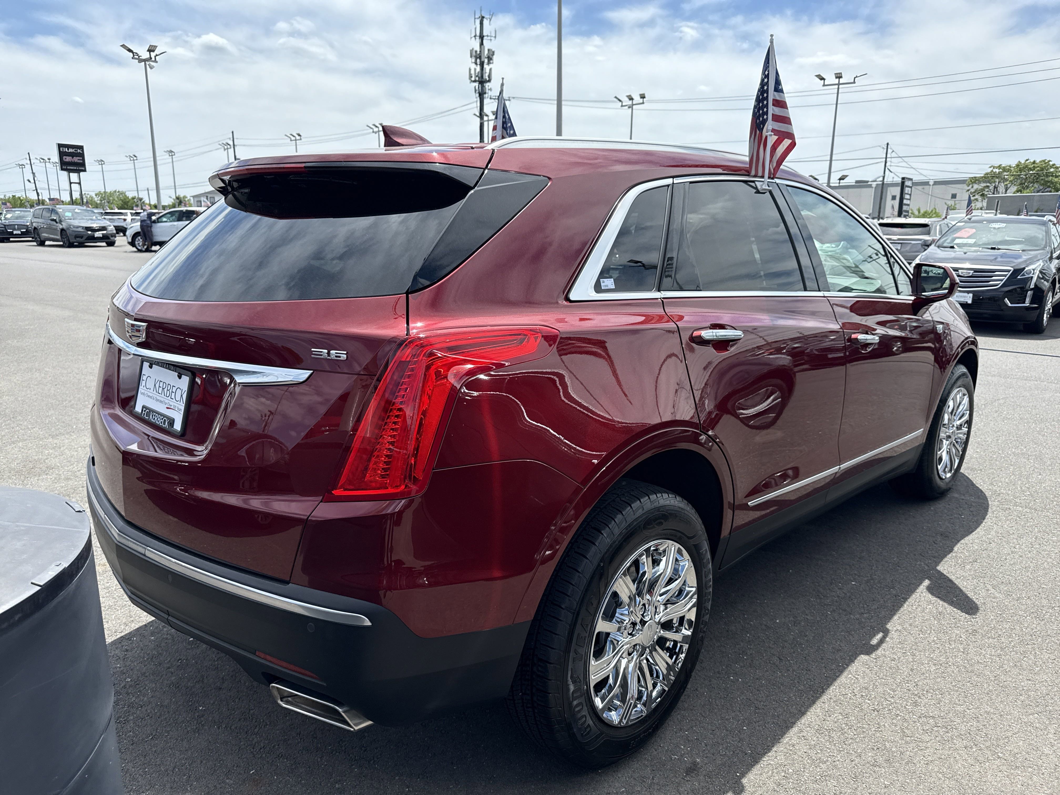 Used 2018 Cadillac XT5 Luxury w/ Driver Awareness Package image 5