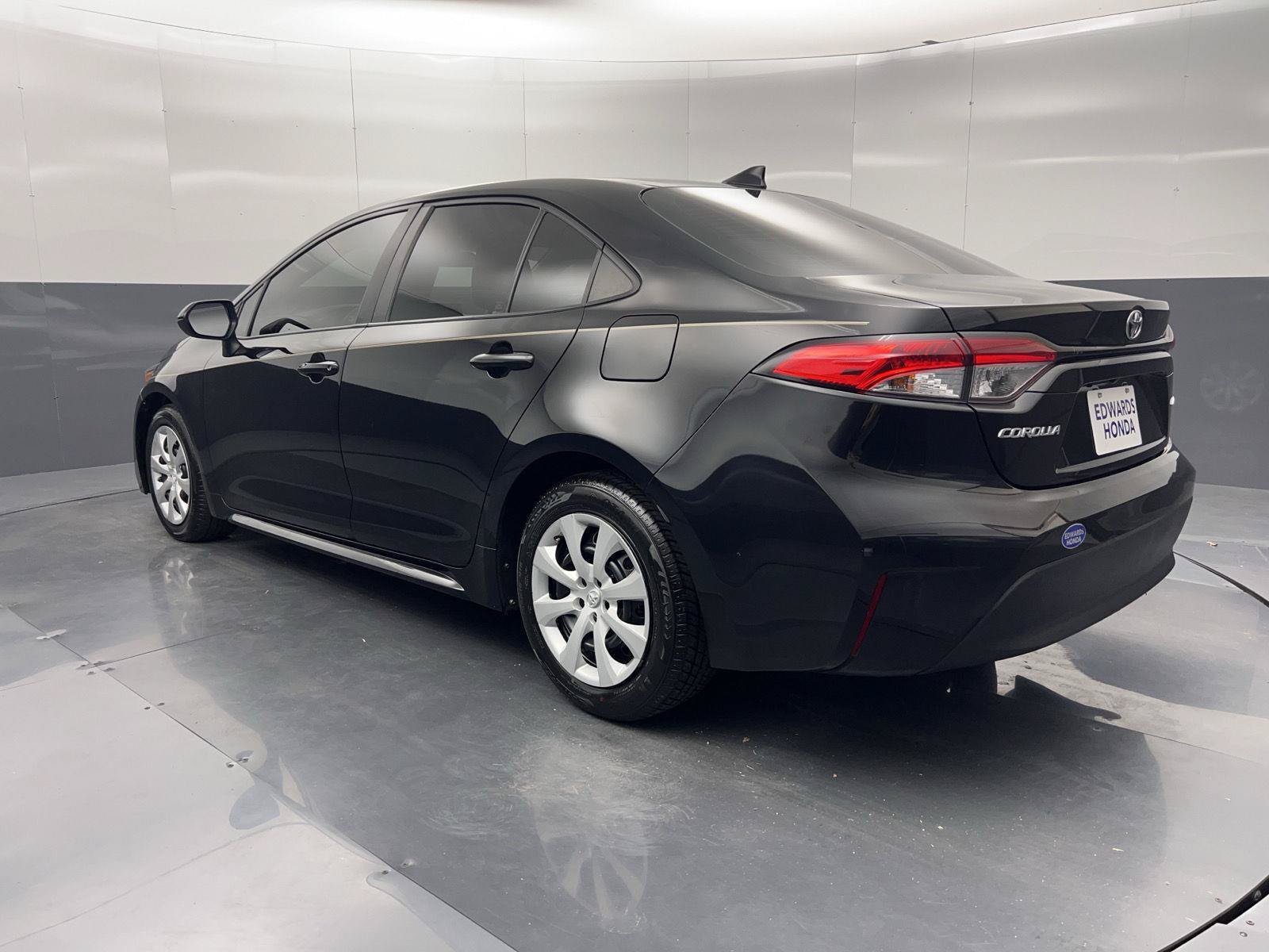 Used 2024 Toyota Corolla LE FWD image 29