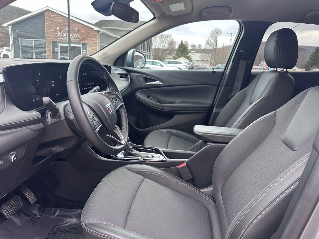 Used 2025 Buick Encore GX Preferred AWD/4WD image 9