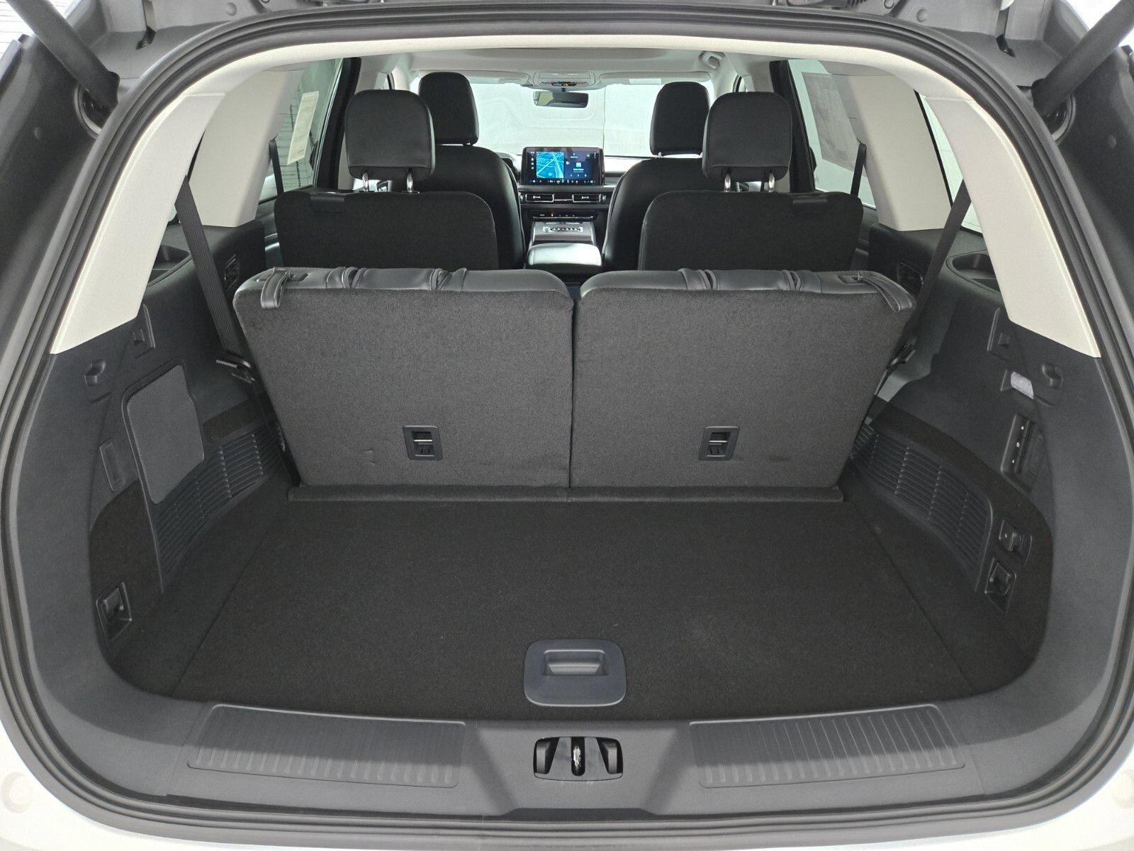 New 2026 Lincoln Aviator AWD image 18