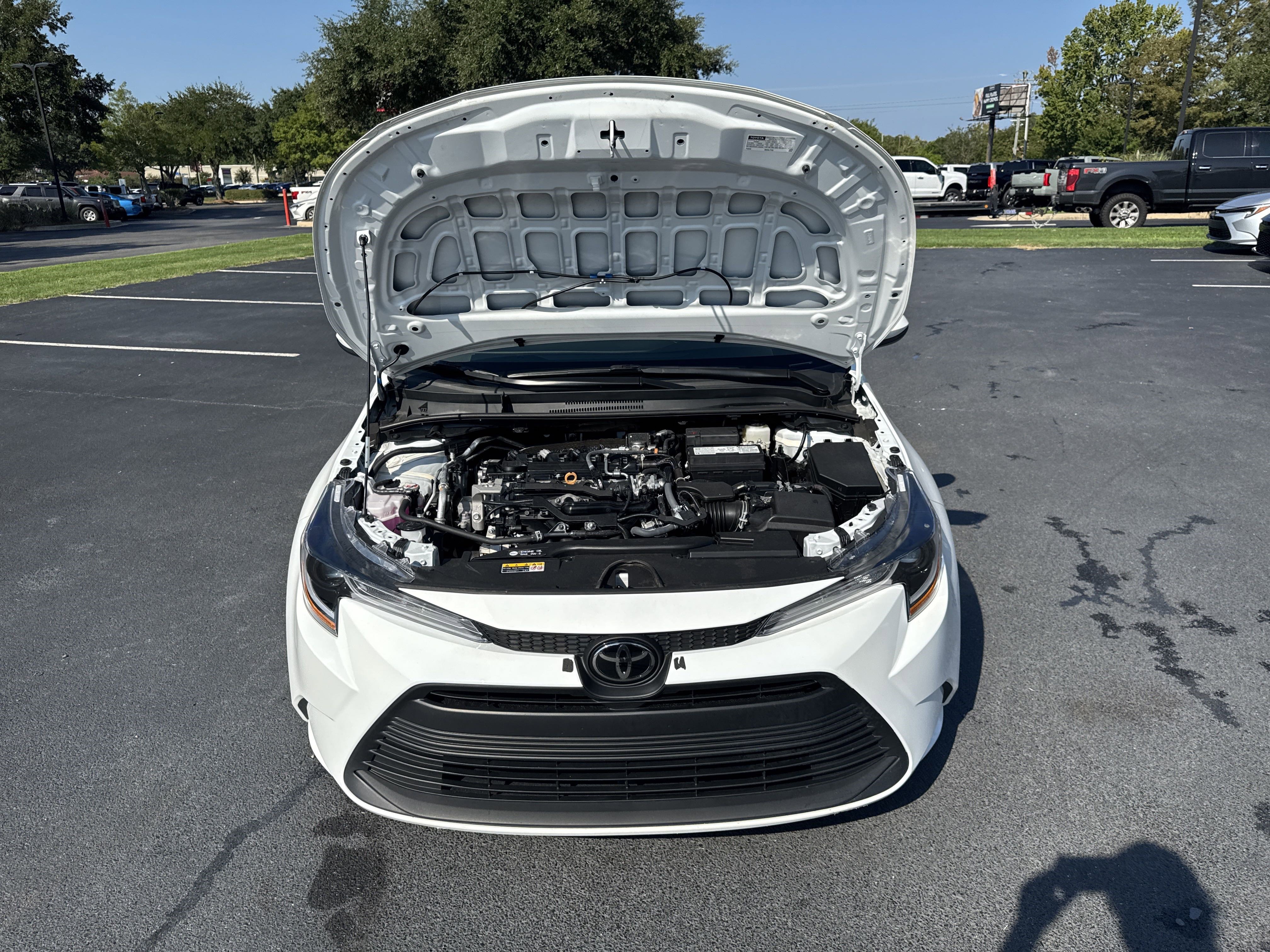 Used 2025 Toyota Corolla LE FWD image 38