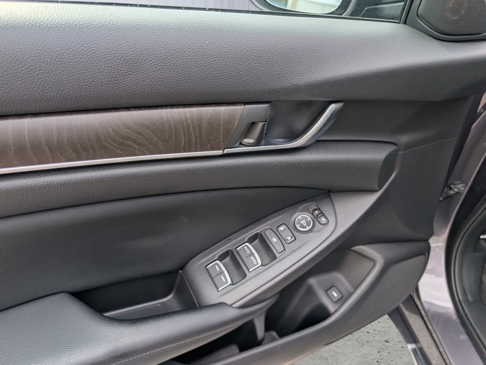 Certified 2018 Honda Accord EX image 20