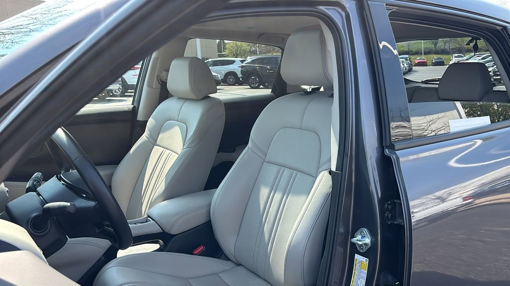 Used 2025 Honda HR-V EX-L image 10