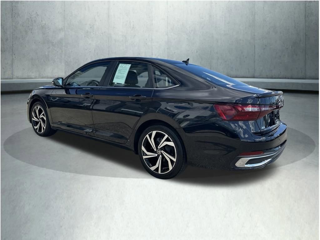 Used 2025 Volkswagen Jetta SEL FWD image 6