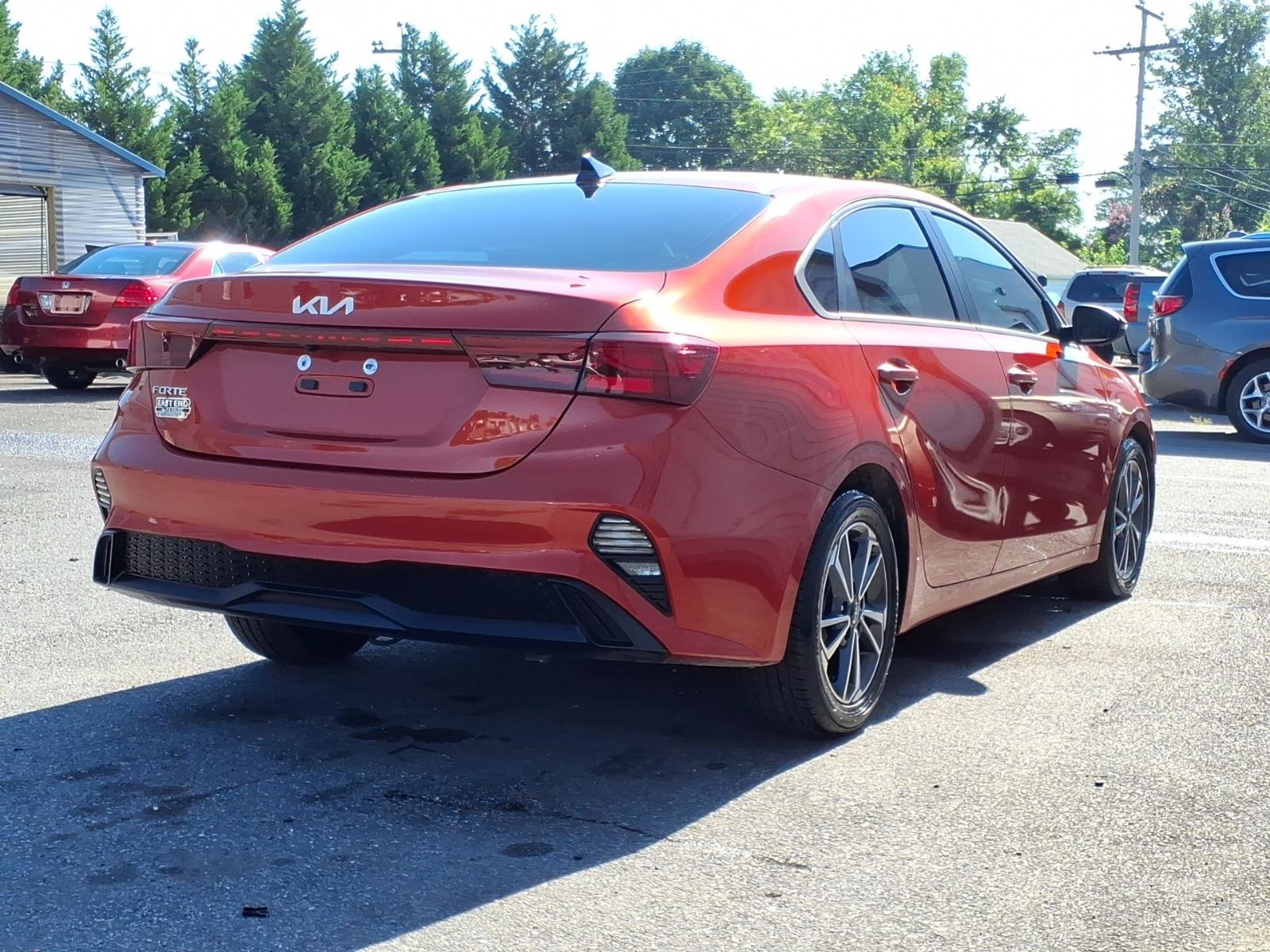 Used 2022 Kia Forte LXS w/ LXS Technology Package FWD image 4