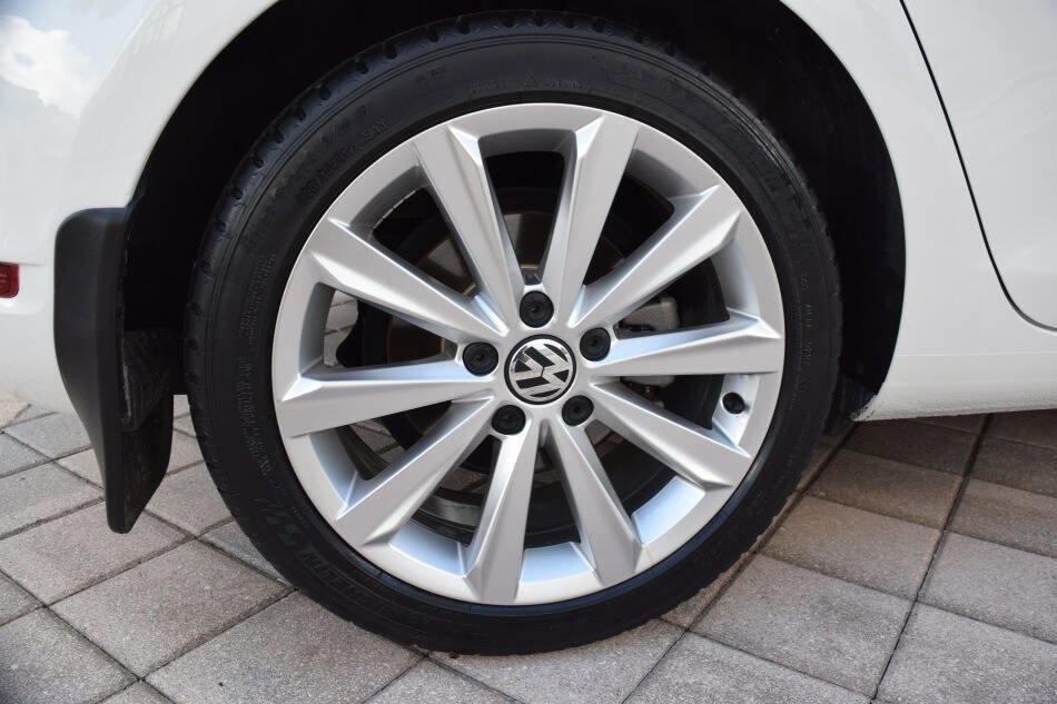 Used 2013 Volkswagen Golf TDI image 87