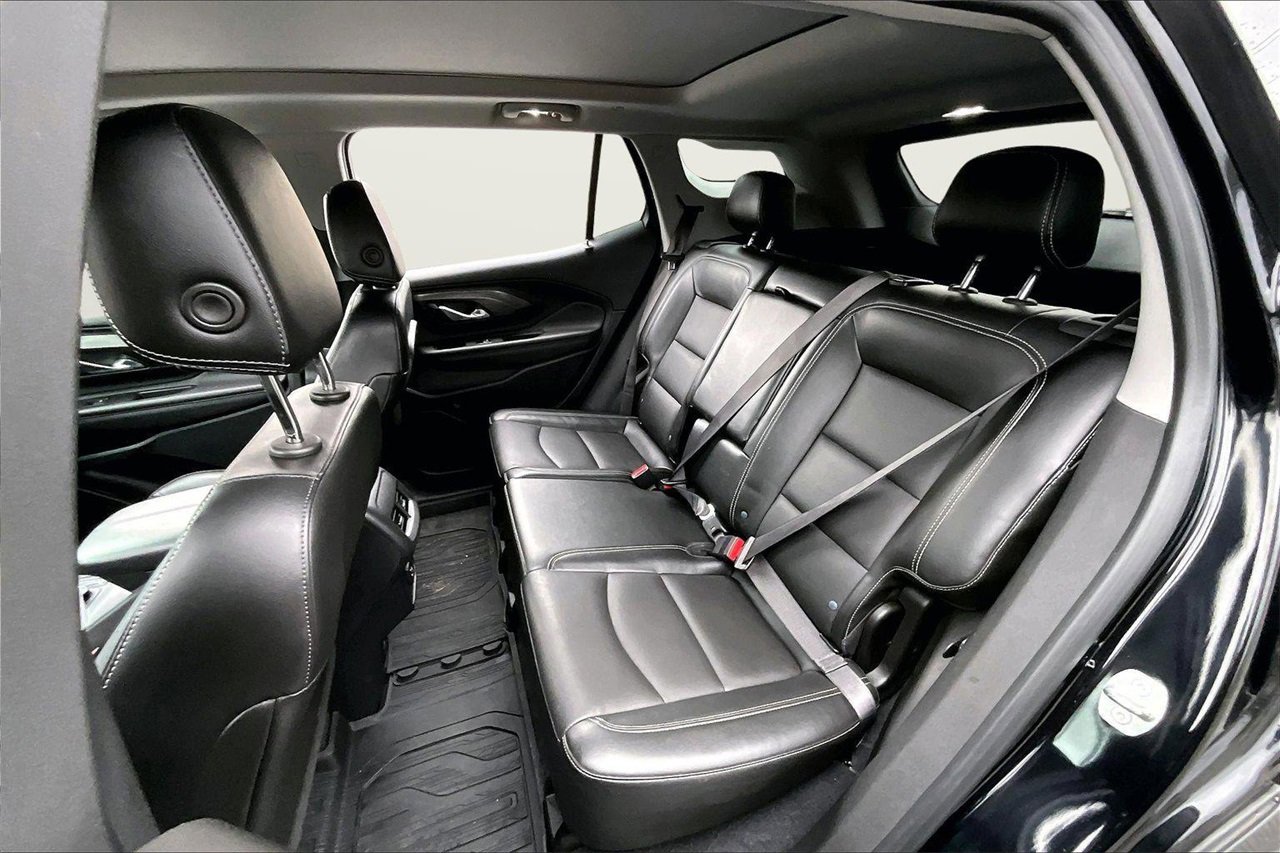Used 2022 GMC Terrain SLT w/ Infotainment Package II image 22