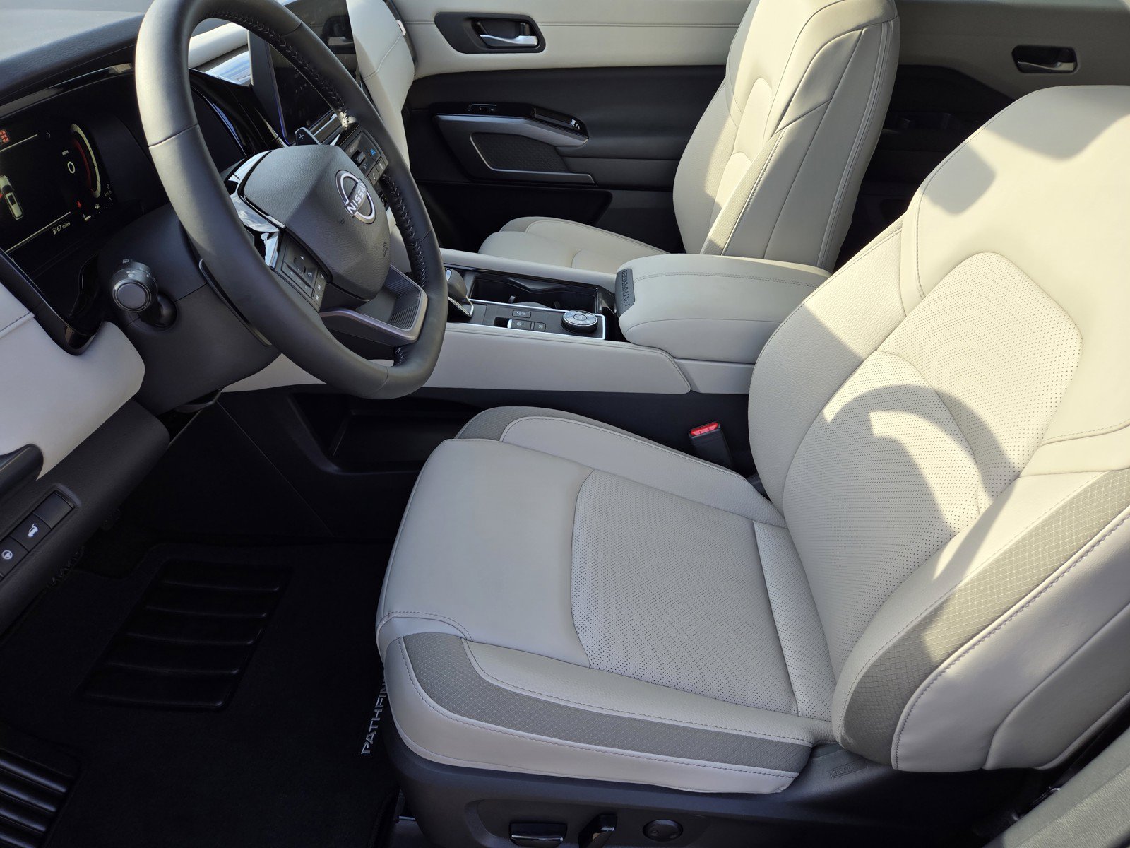 Certified 2026 Nissan Pathfinder SL AWD/4WD image 13