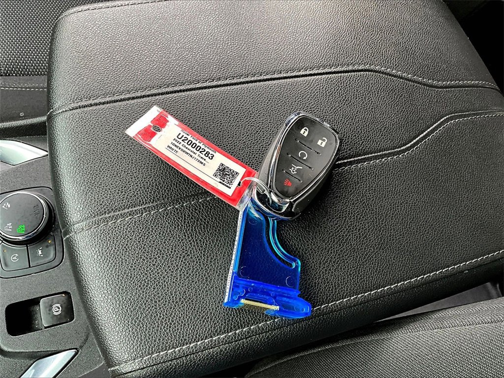 Used 2022 Chevrolet Traverse LT w/ LPO, Cargo Package image 32