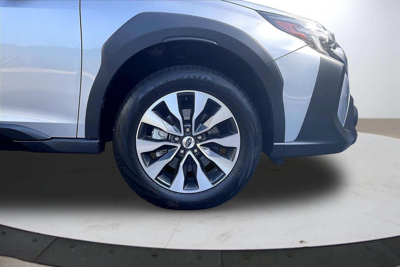 Used 2025 Subaru Outback Limited AWD/4WD image 36