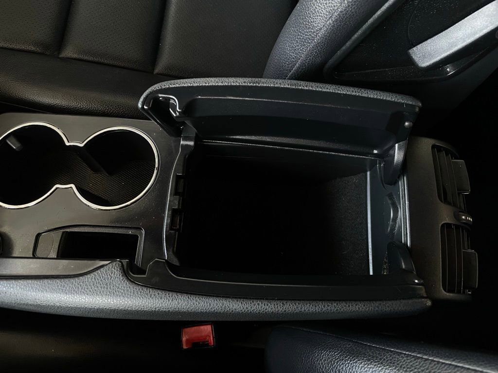 Used 2011 Mercedes-Benz C 300 4MATIC Sedan image 31