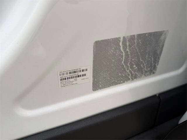 Used 2020 Chevrolet Equinox LS image 33