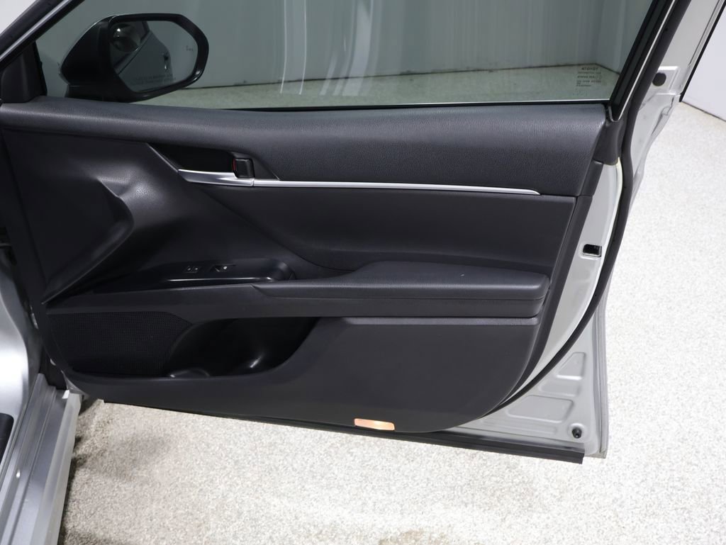 Used 2018 Toyota Camry SE w/ Audio Package FWD image 24