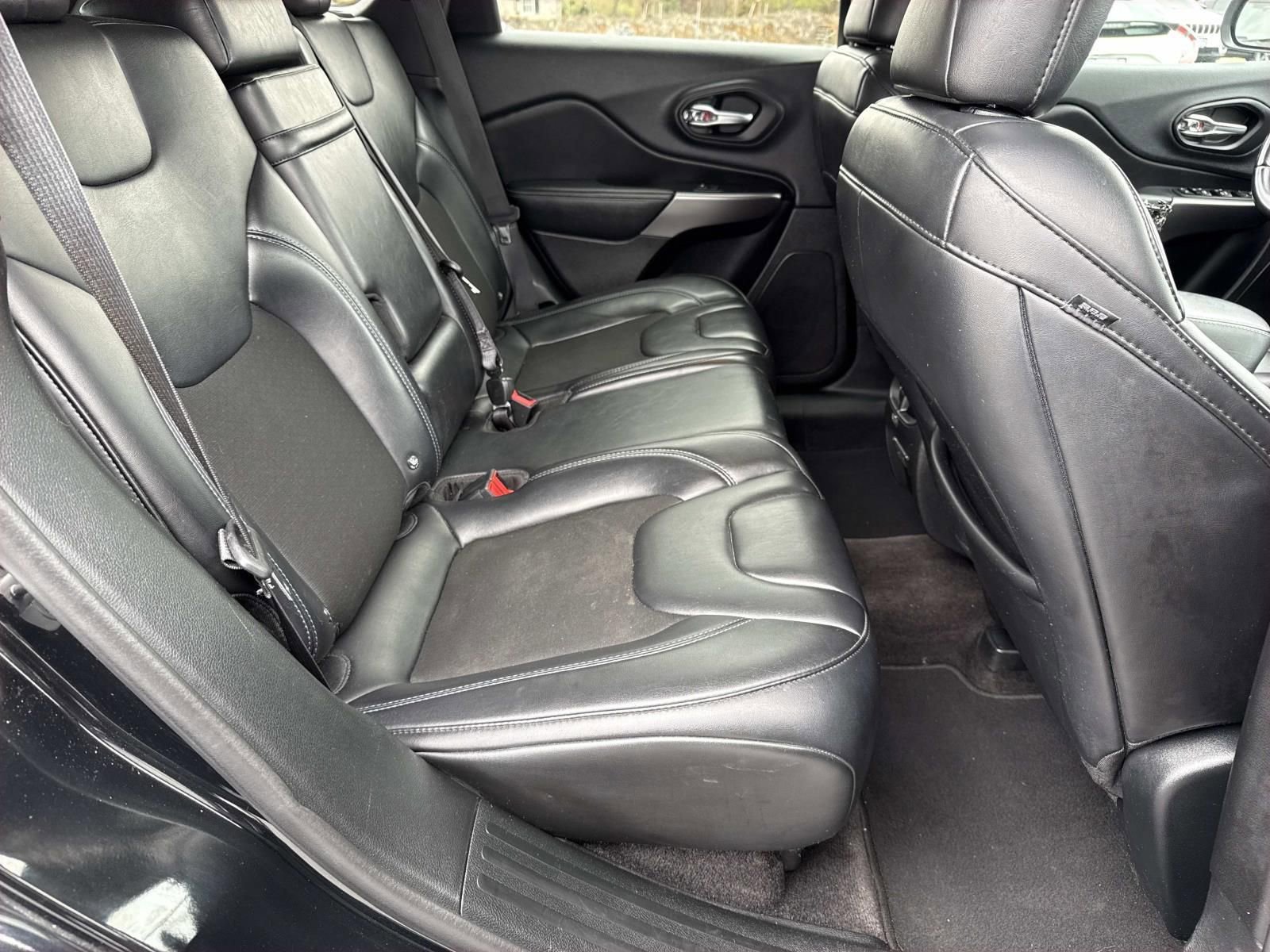 Used 2019 Jeep Cherokee Latitude Plus image 26