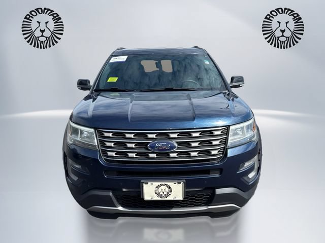 Certified 2017 Ford Explorer XLT w/ Equipment Group 202A AWD/4WD image 2