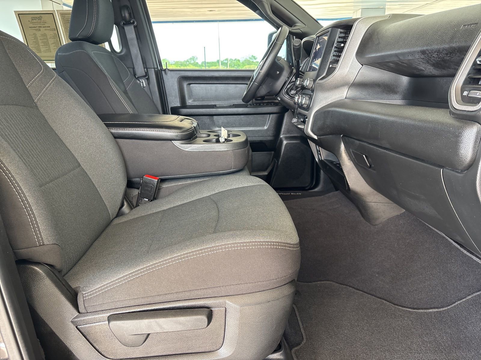 Used 2024 RAM 2500 Tradesman w/ Chrome Appearance Group image 16